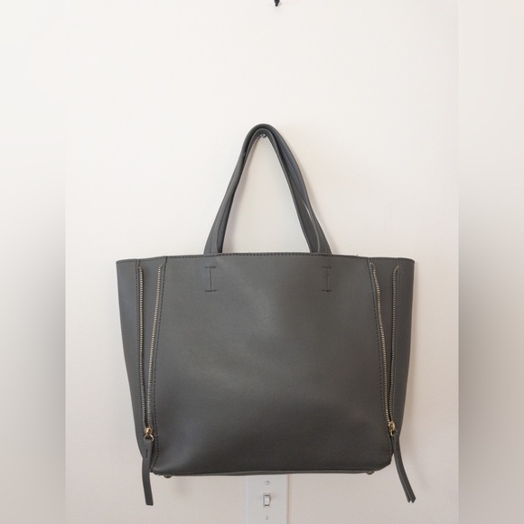 Women’s Grey tote bag - crossbody convertible - Picture 1 of 6